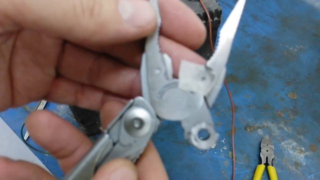 Ремонт и доработки №1. Leatherman Surge. Сломанный винт кусачек. Как выкрутить?
