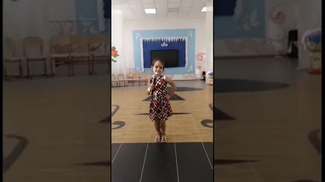 ?Лерочка учится петь ? ?"Мой папа самый сильный" ?️♀️ смотреть онлайн