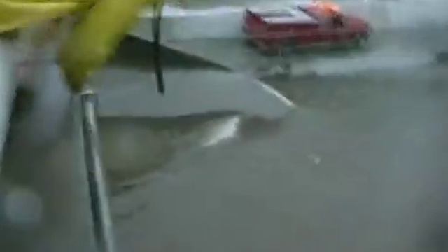 Мужик тонет в реке смотреть онлайн