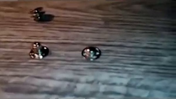 Установка кнопок на одежду без щипцов и пресса. Субтитры.