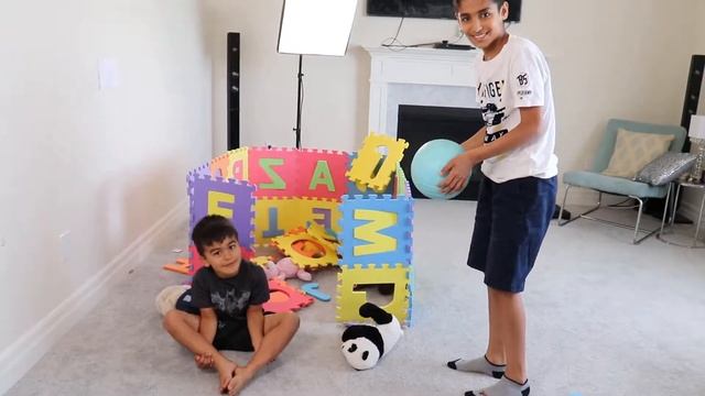 ABC WITH ALPHABET BLOCKS смотреть онлайн