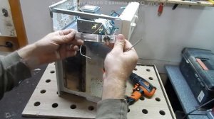 НЕ ВЫБРАСЫВАЙТЕ МИКРОВОЛНОВКУ. Из неё можно сделать много полезного.