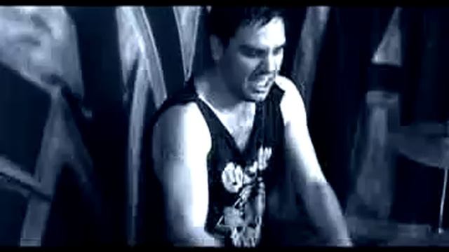 By War - heretic signs смотреть онлайн