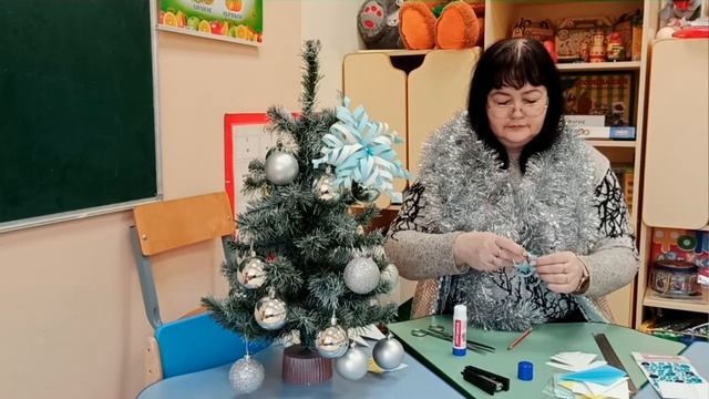 Раз снежинка,два снежинка мастер класс по изготовлению новогодних игрушек смотреть онлайн