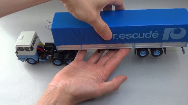 Дальнобойщики: масштабные модели седельных тягачей Volvo, Mercedes-Benz, Scania, Saviem - IXO Model смотреть онлайн