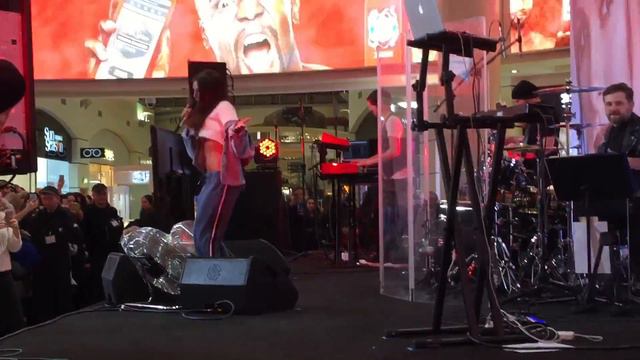 Nyusha / Нюша - Ночь (@Live, ТЦ Атриум, Москва)