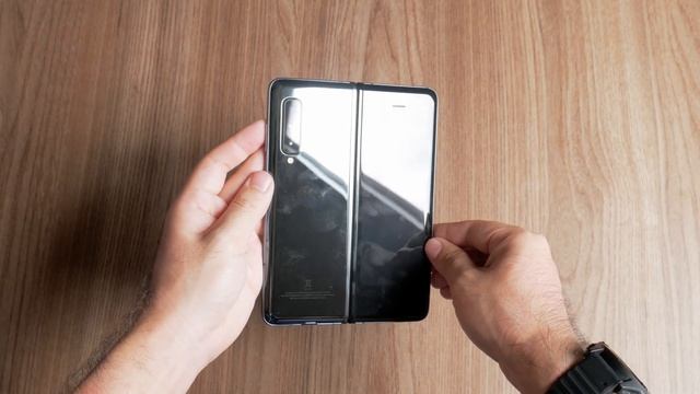 Galaxy Fold - como é usar um celular dobrável - Review Tecnoblog смотреть онлайн