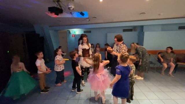 Выпускной в саду у Рамира смотреть онлайн