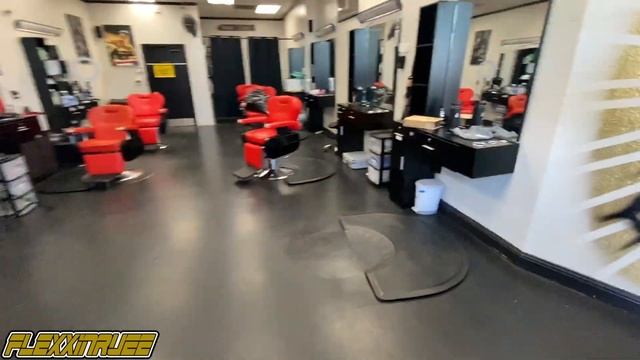 I HAVE TO CUT HAIR OUTSIDE!!? LIFE AS BARBER SHOP OWNER смотреть онлайн