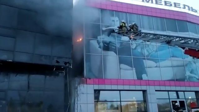 29 сентября на улице Романова горит гостиница смотреть онлайн