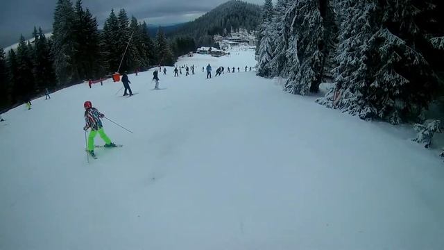 Ски на Пампорово Туристическа писта - Skiing at Pamporovo Bulgaria смотреть онлайн