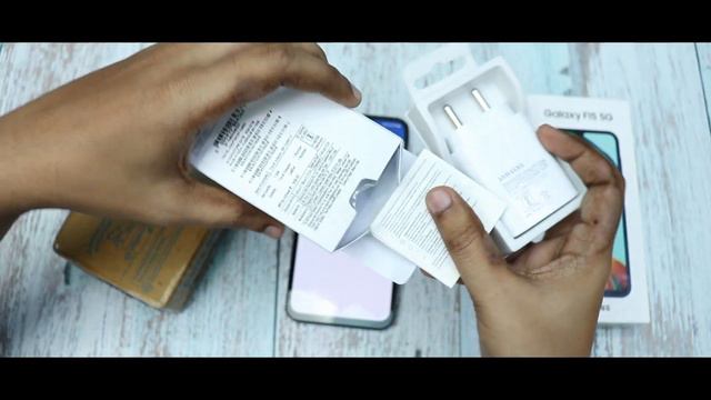 Samsung 25W PD Adapter How to Check Samsung Charger is Original or Not..?? смотреть онлайн