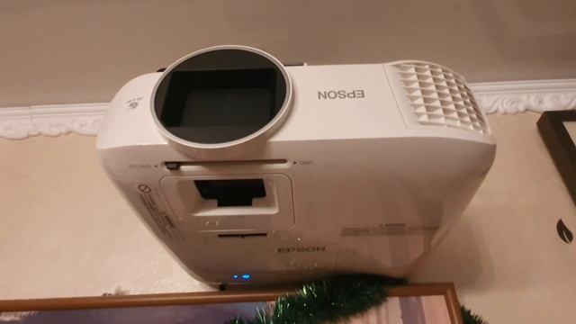 ВЫБИРАЕМ ДЕШЕВЫЙ ЭКРАН ДЛЯ ПРОЕКТОРА. ПРОЕКТОР EPSON EH-TW5600 /5650 МЕРЦАЕТ ПРОБЛЕМЫ смотреть онлайн