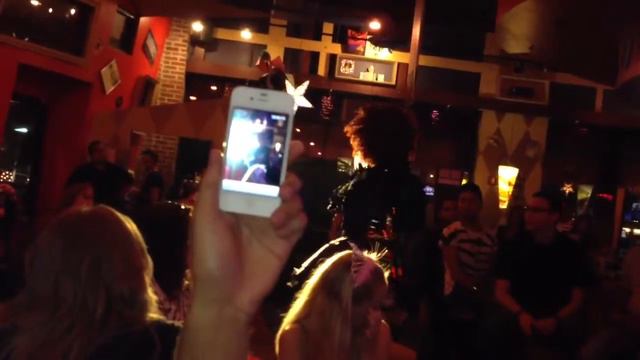 Yara Sofia @ Hamburger Mary's Tampa смотреть онлайн