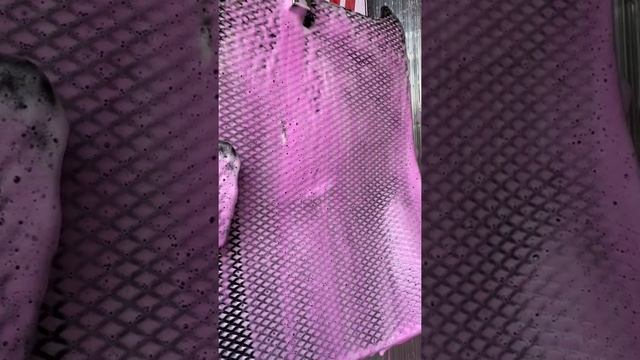 Помыл коврики розовой пеной смотреть онлайн