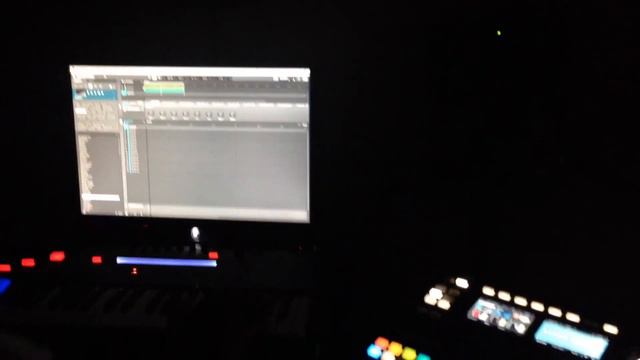 Working on Beats Vol 3- From The Vaults (MPC 3000, MPC 2500 and Maschine Studio Beats) смотреть онлайн