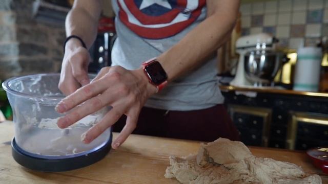 FACCIO LA PIZZA CON IL FRULLATORE! (Si può fare?) смотреть онлайн