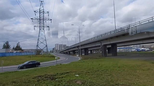 Развязки дорог в Санкт-Петербурге из окна автобуса. И немного видов Московского района. 26.09.2023 смотреть онлайн