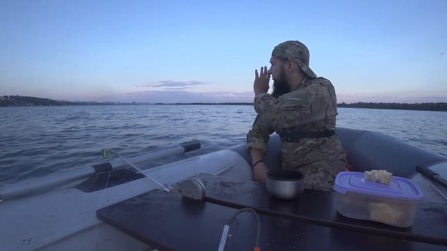 Трофейный лещ на Волге. Рыбалка на кольцо. Течение и глубина. смотреть онлайн