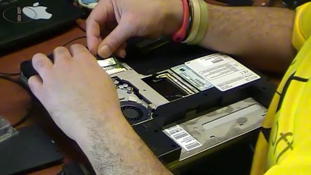 EasyNote 6310 memory upgrade and Fan Acces for Cleaning. смотреть онлайн
