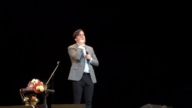 Морщины, носогубные складки и синяки под глазами: Галкин показал, как выглядит без фильтров и грима