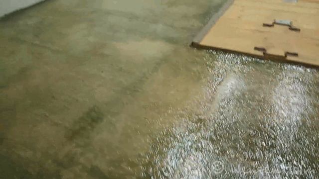 Пенопластовое покрытие бетонного пола в гараже - 2 года спустя ✓ смотреть онлайн