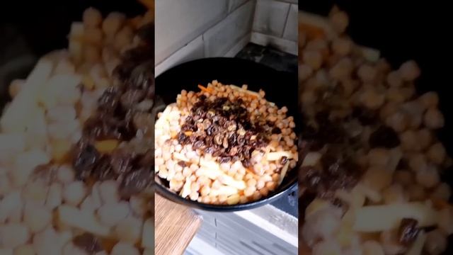 ПЛОВ НА ПЕЧКЕ В КАЗАНЕ | ДЕРЕВЕНСКАЯ ЕДА НА ПЕЧИ смотреть онлайн