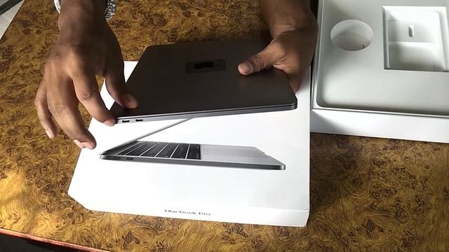 2016 MacBook Pro 13-inch Unboxing in Space Grey! [Hindi]- 26th August 2017 смотреть онлайн