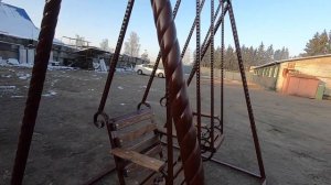 Детские Качели для Сада  из Профильной Трубы, со Стойками из Витой Трубы