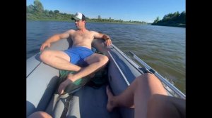 Лодка ракета 320 ,мотор тохацу 5 лс 2 такта 2 человека