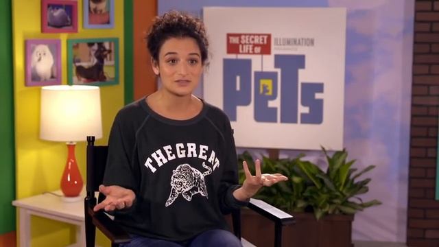 The Secret Life of Pets | On-set with Jenny Slate 'Gidget' [Interview] смотреть онлайн