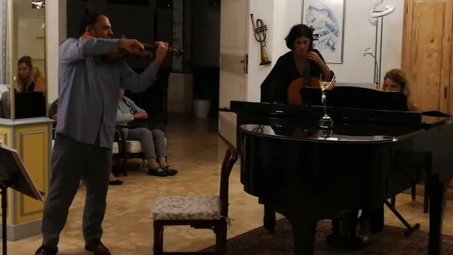 Two Guitars - Norbert Sarkozy- 🎻, Helena Lina Acosta- Cello, Mirjana Anastasijevic- piano смотреть онлайн