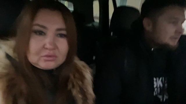 Гуляем по ТРЦ? мерю шубку? смотреть онлайн
