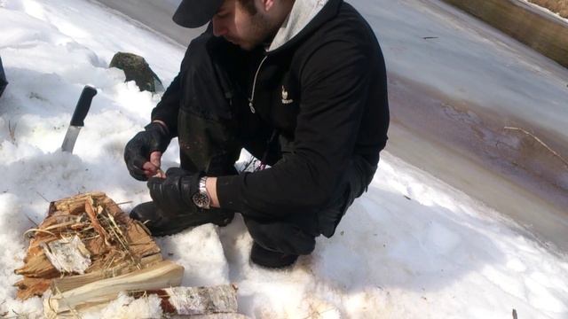 Провалился под лед. Попытка добыть огонь мокрым огнивом смотреть онлайн
