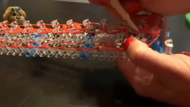 Браслет из резинок "Кристалики". Rainbow loom band. Krazy looms. смотреть онлайн