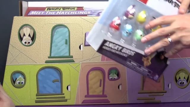 Angry Birds Meet The Hatchlings HUGE Surprise Toys Unboxing! | Bin's Toy Bin смотреть онлайн