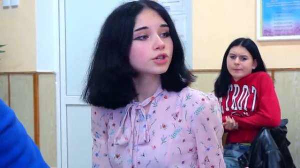 СЕСТРА ДАРИНЫ ХОЧЕТ СО ВСЕМИ ДРУЖИТЬ ))ДАРИНА ПРОТИВ..