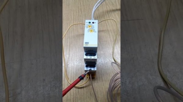 Реле задержки на включение-отключения IEK