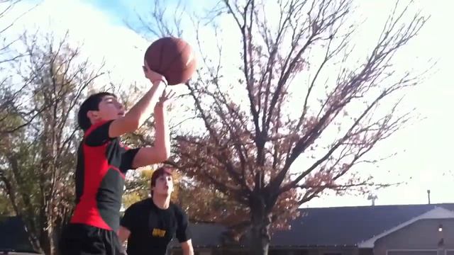 Making a dunk on a 7 foot goal look a lot cooler смотреть онлайн