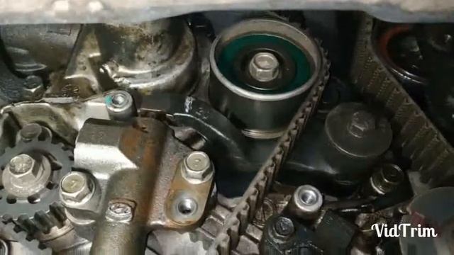 Хендай Соната замена ремня ГРМ , сальников р-лов и коленвала.