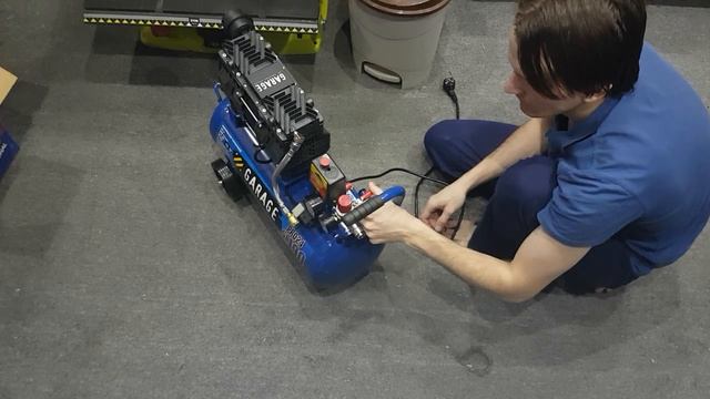 Распаковка компрессора Garage PRO 24.SL190 смотреть онлайн