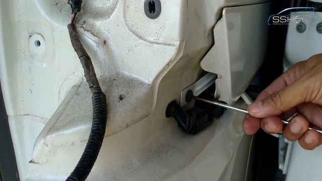 Disassemble Nissan Serena C26 sliding door rail cover смотреть онлайн
