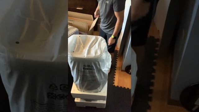 JBL Partybox 1000 - Unboxing and First Impressions смотреть онлайн