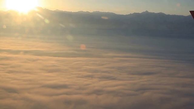 Kazakhstan. Рейс Алматы- Стамбул. Take off. Горы под крылом самолета смотреть онлайн