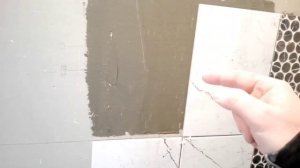 ... а куда наносить КОНТАКТНЫЙ слой? На СТЕНУ или на ПЛИТКУ? Имеет ли это значение? Ремонт квартир.