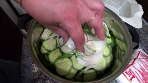 Рецепт салата «Огурцы с куркумой»