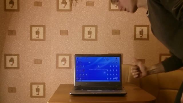 Рука в компьютере Прикол смотреть онлайн