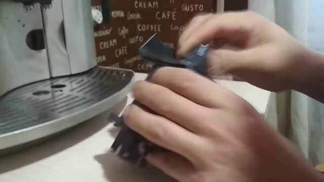 Как почистить заварочный блок delongi смотреть онлайн