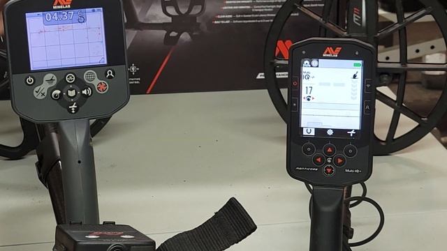 Minelab Manticore VS Minelab CTX 3030 - Screen Comparison