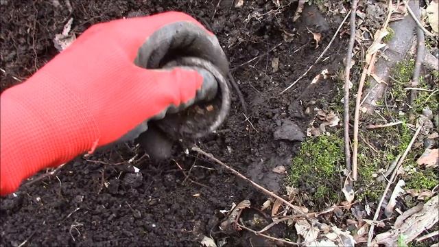 THINGAMAJIGS ! Metal detecting by an old wharf reveals loads of finds and lots of thingamajigs! смотреть онлайн